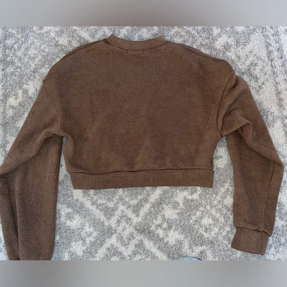 Cropped Sweater - Picture 4 of 4